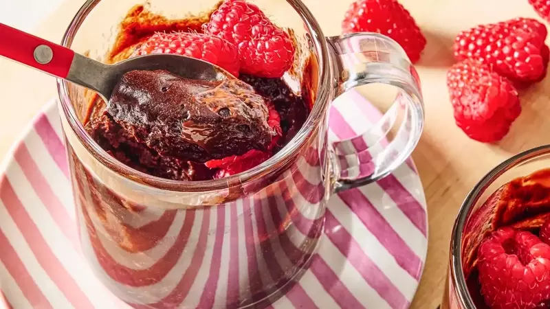 Speedy Chocolate Raspberry Mug Cakes