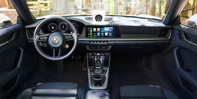 2025 Porsche 911 Carrera Cabriolet Interior Unveiled