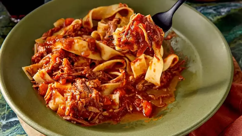 Effortless Slow-Cooked Pork Ragu: A Recipe for Rich, Italian-American Flavor