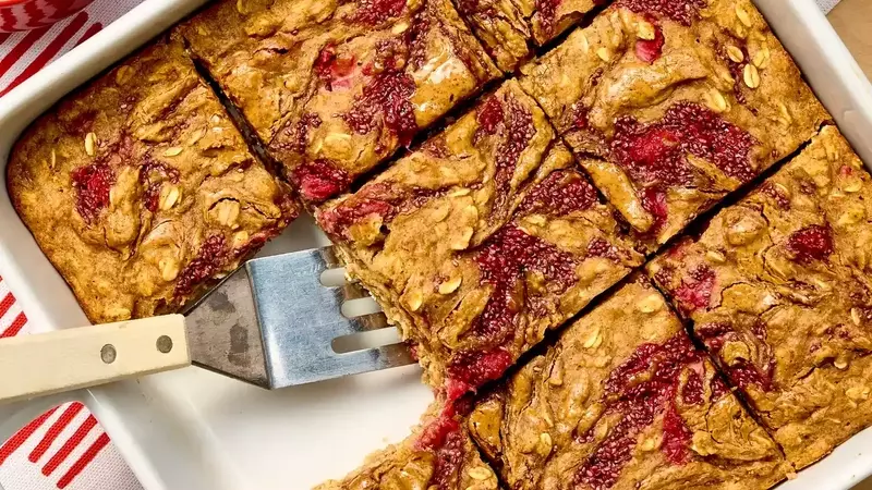 Wholesome Oatmeal Bars with Almond Butter and Strawberry