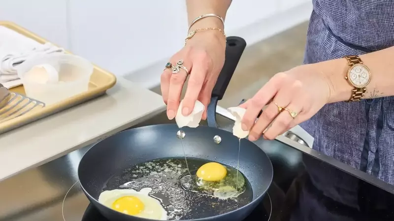 Review of the OXO Obsidian Pre-Seasoned Carbon Steel Frying Pan: A New Kitchen Essential