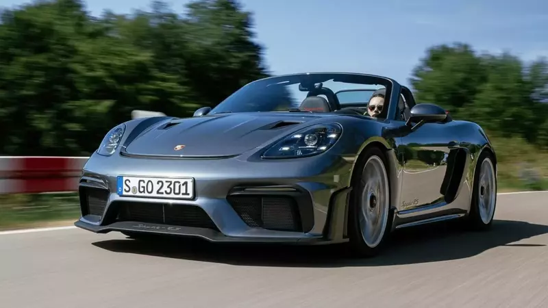 Porsche Halts 718 Cayman/Boxster Orders Amid EV Strategy Review