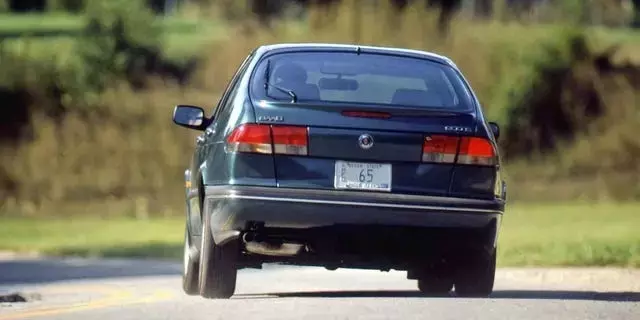 The 1994 Saab 900SE: A Timeless Automotive Masterpiece