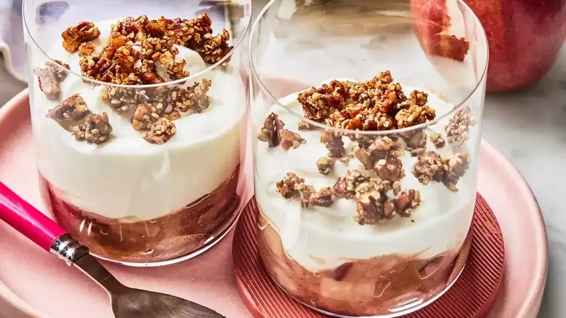 Nourishing Pear and Yogurt Parfait: A Delightful Start to Your Day