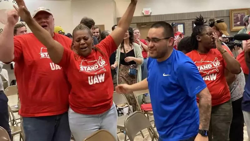 Volkswagen Workers in Tennessee Secure Landmark Union Deal
