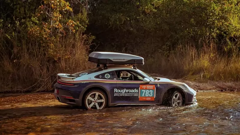 Brazilian Family Conquers Rally dos Sertões in a Porsche 911 Dakar