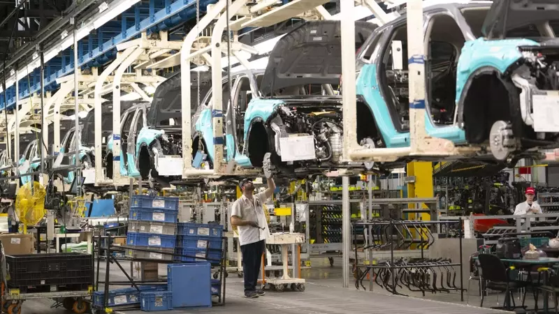 Supreme Court's Tariff Ruling: A Mixed Bag for Automakers