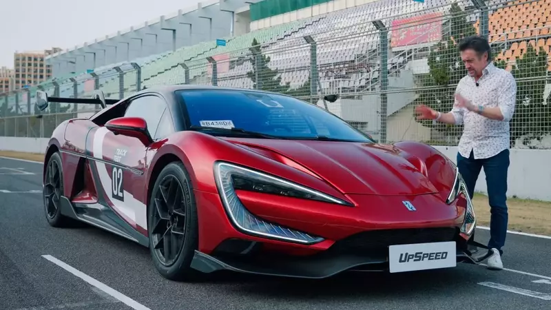 Richard Hammond Experiences the 3,000-HP Yangwang U9 Xtreme and Survives