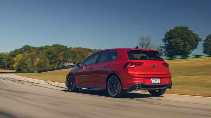 2025 Volkswagen Golf GTI Sets New Track Record at Lightning Lap