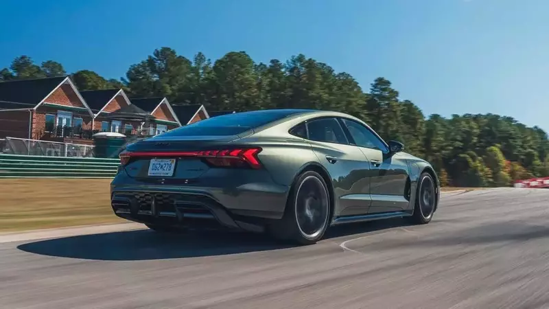 Audi RS e-tron GT Shines at Lightning Lap 2026