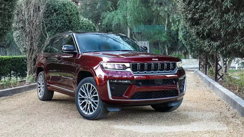 2026 Jeep Grand Cherokee: A Refined Ride with a Powerful New Engine