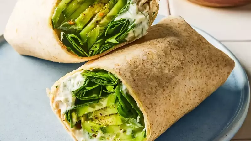 Quick and Healthy Cucumber-Spinach Wrap for a Wholesome Meal