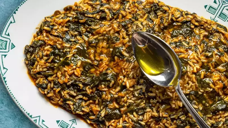 Crafting the Perfect Greek Spanakorizo: A Culinary Journey