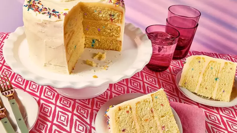 The Art of Crafting the Perfect Homemade Funfetti Cake
