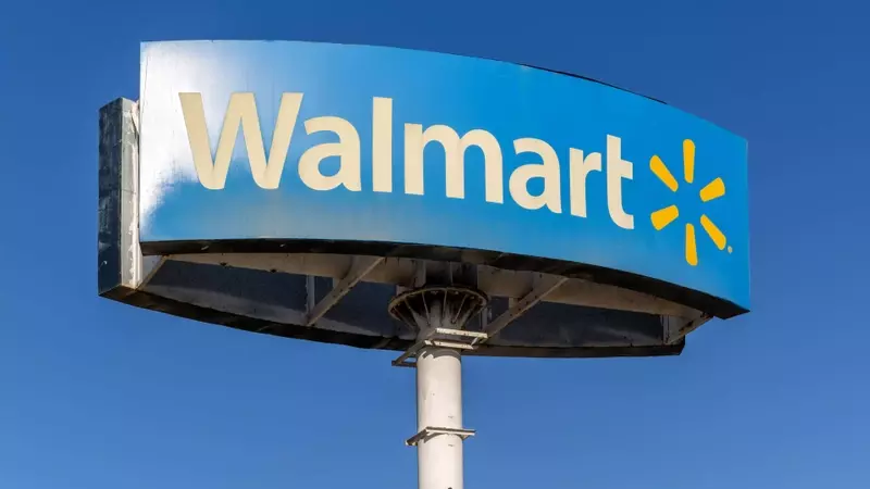 Walmart Offers Over 50% Off 'Stellar' Rechargeable Work Light