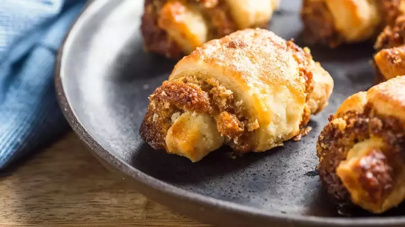 Mastering Classic Rugelach: A Guide to Flavorful & Flaky Cookies