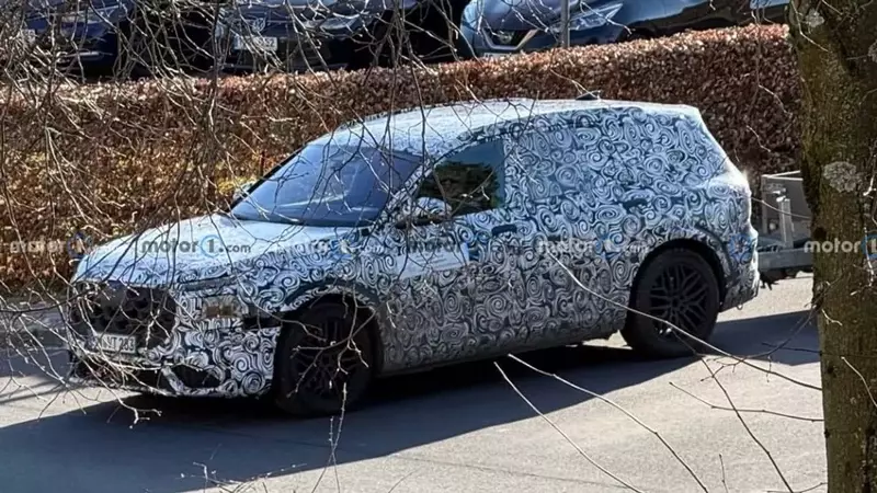 Audi Q9 Prototype Spotted Undergoing Towing Tests