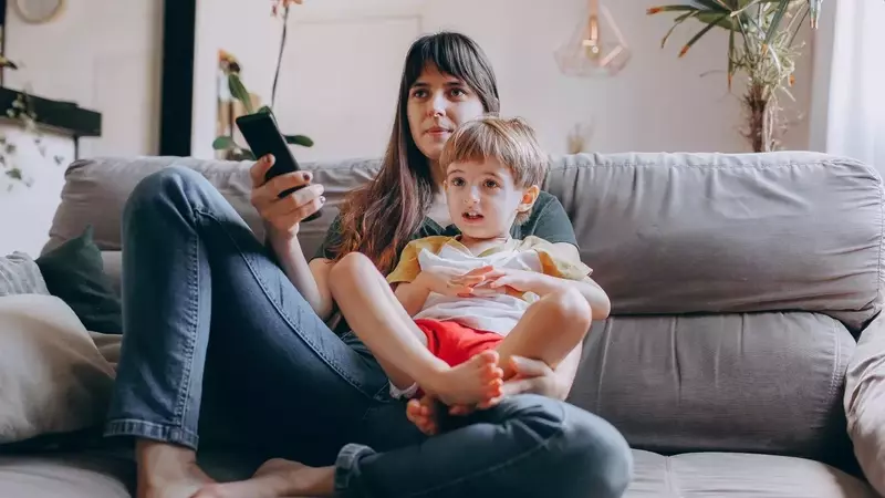 Understanding the 'Silky Mom' Parenting Approach