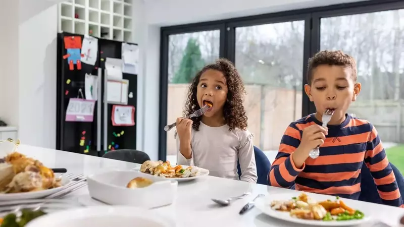 The Benefits of Serving Early Dinners for Families