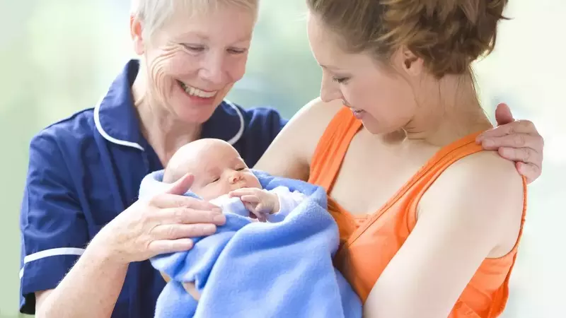 Establishing Boundaries: Grandparent Visits with Newborns