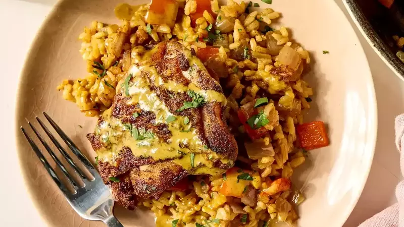 Golden Chicken & Rice Skillet: A Quick & Healthy Casserole