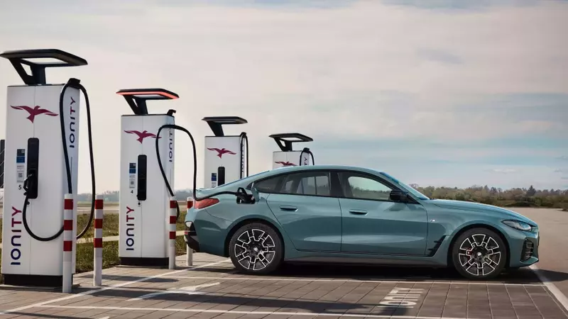 BMW Prioritizes Pure EVs, Dismisses Range Extenders