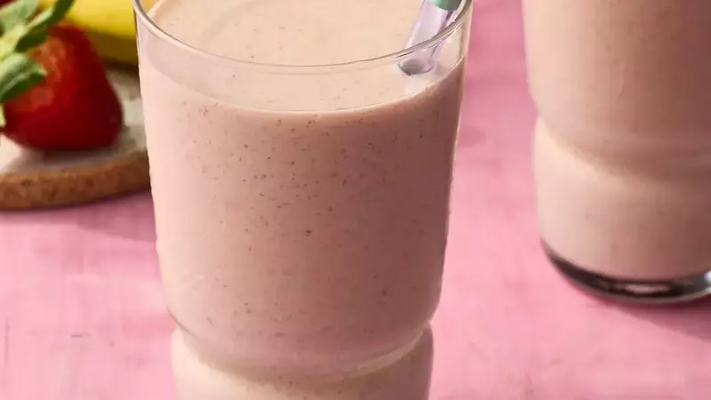 Revitalizing Strawberry-Passion Fruit Smoothie: A High-Protein Breakfast Boost