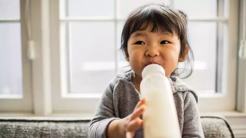 Debunking Toddler Formulas: Why Cow's Milk Reigns Supreme for Your Growing Child