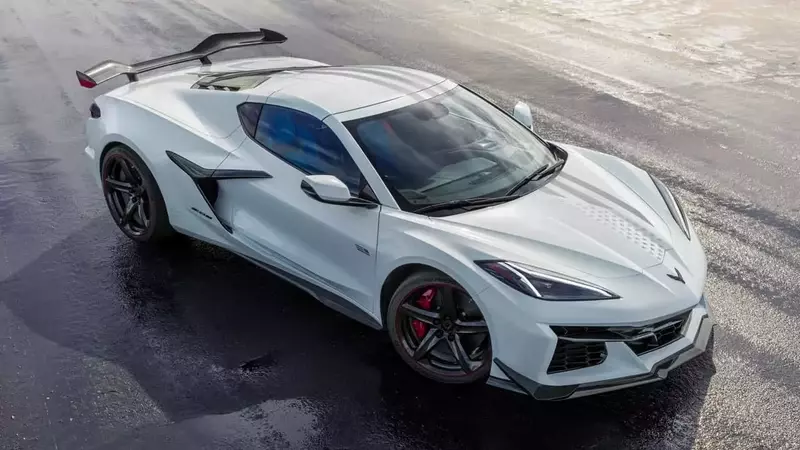 Chevrolet Confirms No Manual Transmission for C8 Corvette