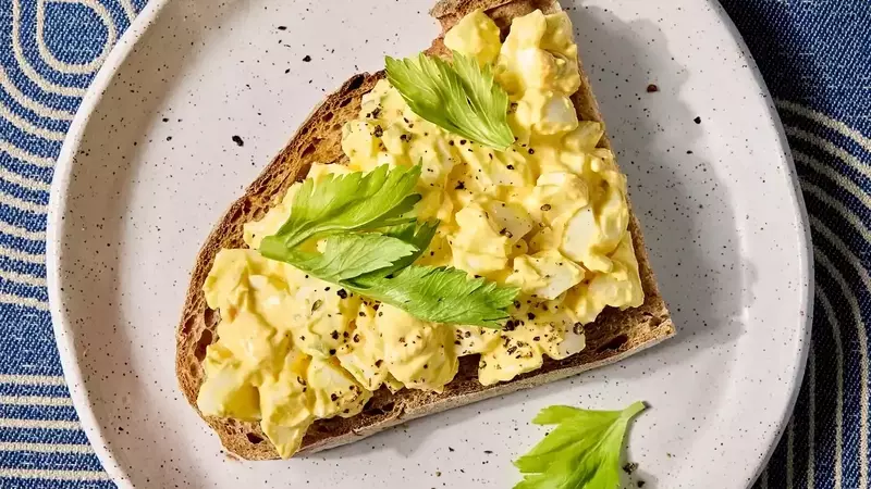 Simple and Wholesome Egg Salad: A Culinary Delight