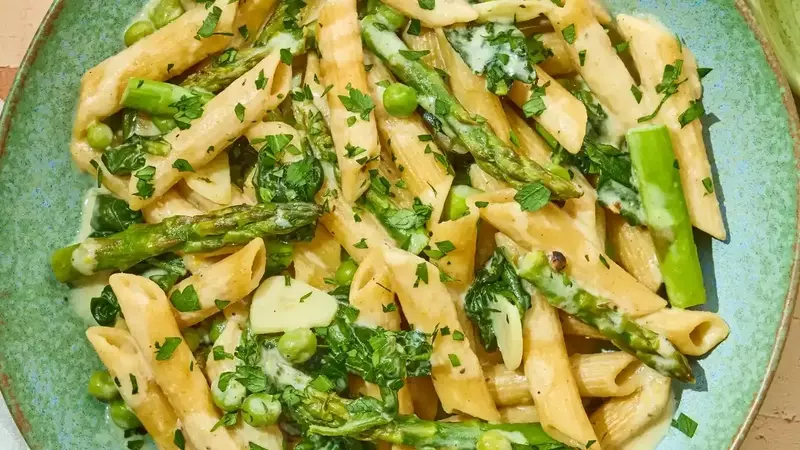 Effortless One-Pan Lemon Boursin Pasta with Spring Vegetables