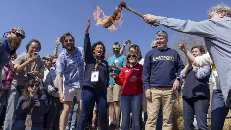 Annapolis Celebrates Spring Equinox with Unique Sock Burning Tradition