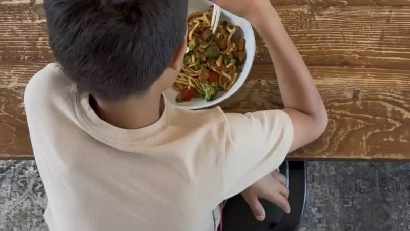 Effortless Kung Pao Chicken: A Quick Weeknight Dinner Solution for Busy Parents