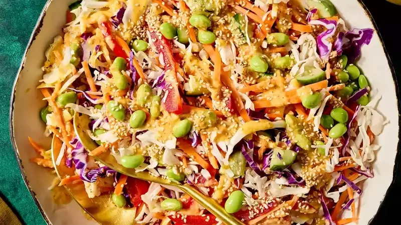 The Ultimate Carrot-Ginger-Miso Salad: A Flavorful and Healthy Meal Prep Essential