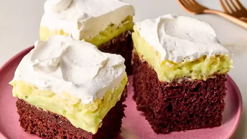 Delightful Italian Pistachio Cake
