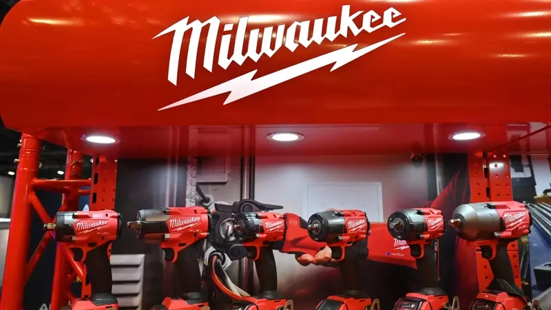 Milwaukee M12 Cordless Ratchet Kit: A Powerful Tool for Mechanics