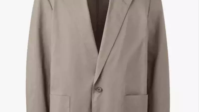 Uniqlo's Affordable Suit: A Style Steal