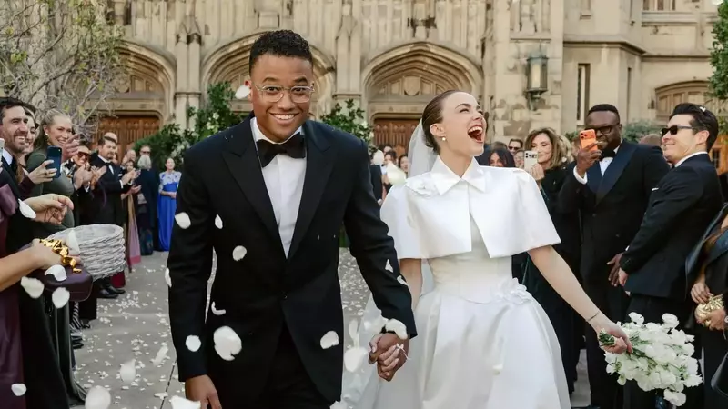 Groom's Wedding Attire: Modern Styles & Tailoring Tips