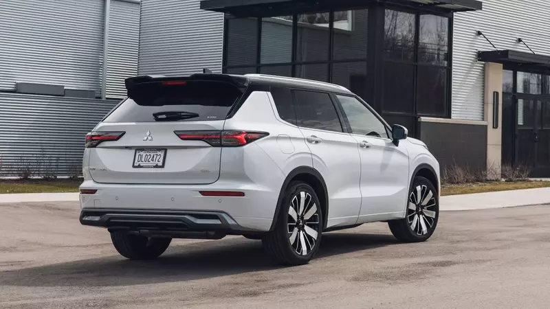 2026 Mitsubishi Outlander SEL AWD Review