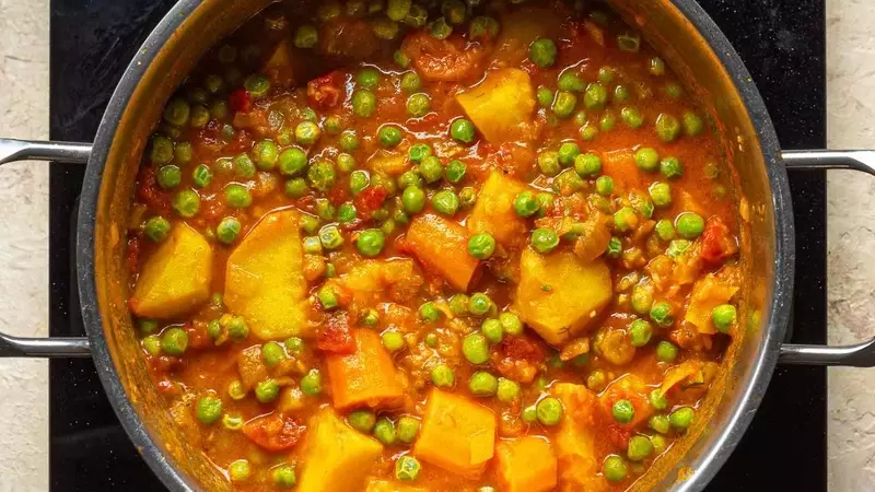 Arakas: A Greek Pea, Potato, and Carrot Stew