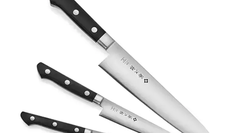 The Tojiro DP Knife Set: A Smart Kitchen Investment