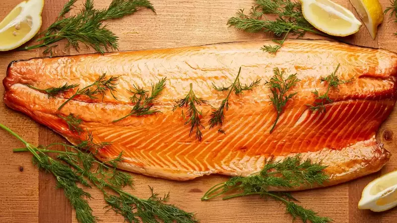 Mastering Salmon: A Culinary Guide to Wild vs. Farmed Varieties