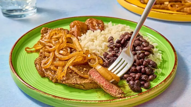 Top 10 Sirloin Steak Recipes for Flavorful, Budget-Friendly Meals