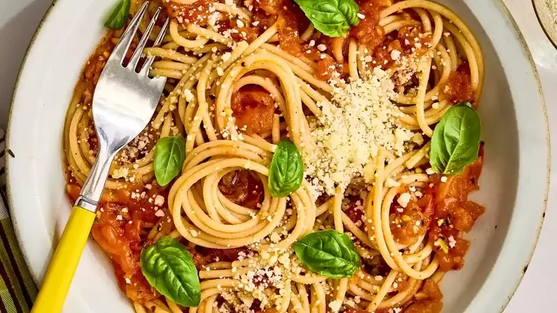 Quick and Healthy Tomato Pasta: A Weeknight Delight