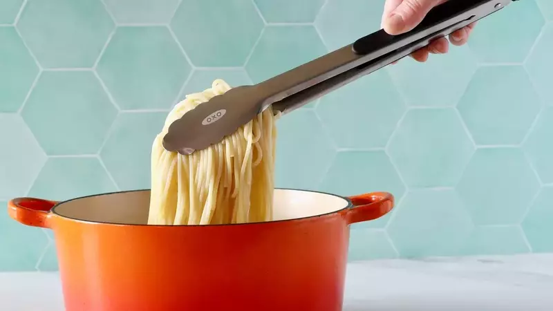 The Ultimate Guide to Kitchen Tongs: Choosing the Best for Your Culinary Needs