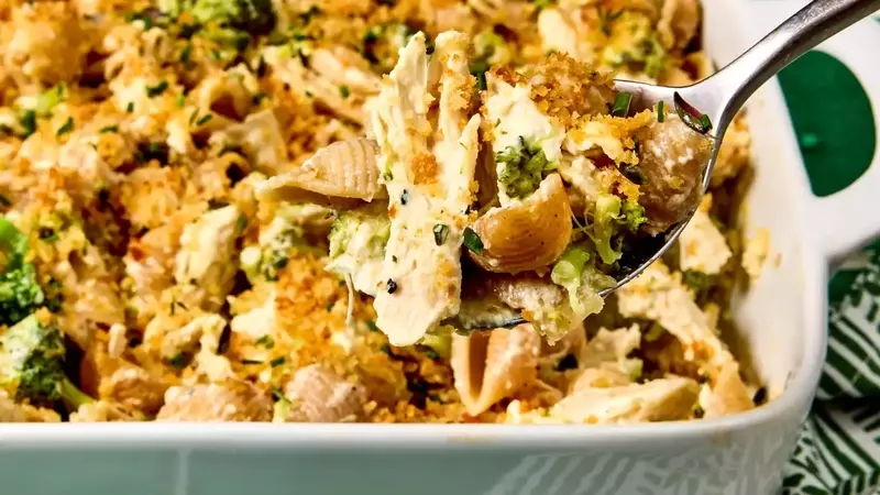 Delicious Honey-Mustard Chicken and Broccoli Bake: A Hearty and Healthy Meal