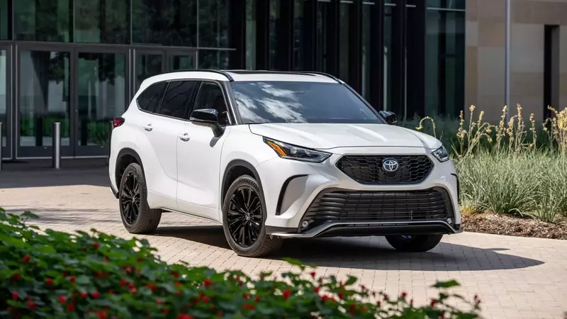2026 Toyota Highlander: An In-depth Review of Performance, Features, and Value