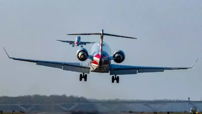 Modernizing the US Air Traffic Control System: A Digital Transformation