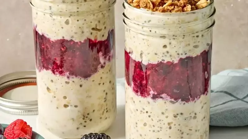 Lemon-Berry Crisp Overnight Oats: A Wholesome Breakfast Delight