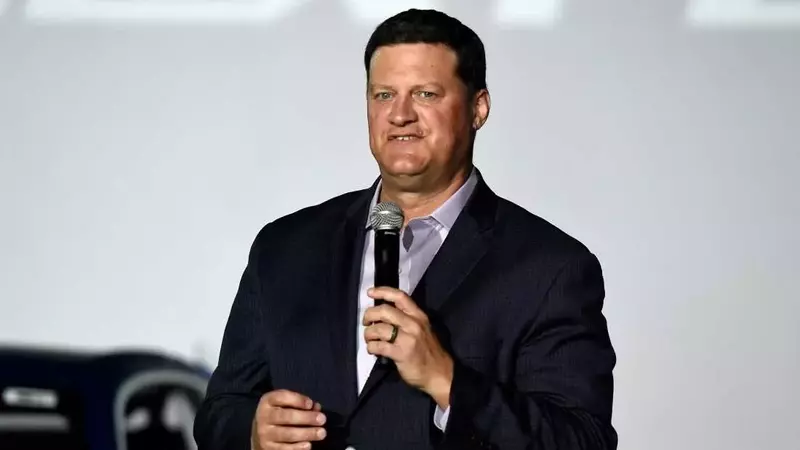 New Leadership to Revitalize NASCAR with Focus on Unity and Excitement